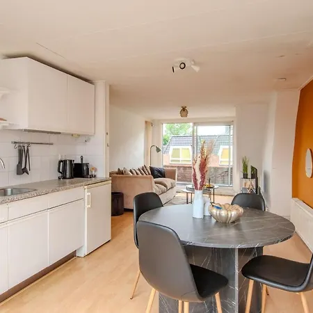 De Laat Apartment *